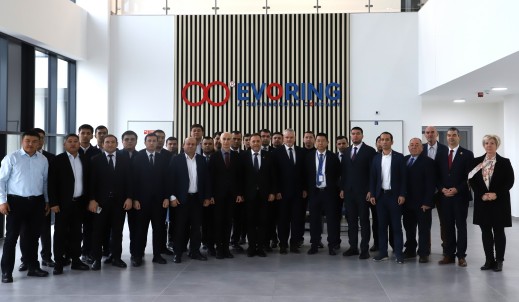 烏茲別克斯坦商務(wù)代表團(tuán)蒞臨雙環(huán)傳動(dòng)匈牙利子公司EVORING考察交流